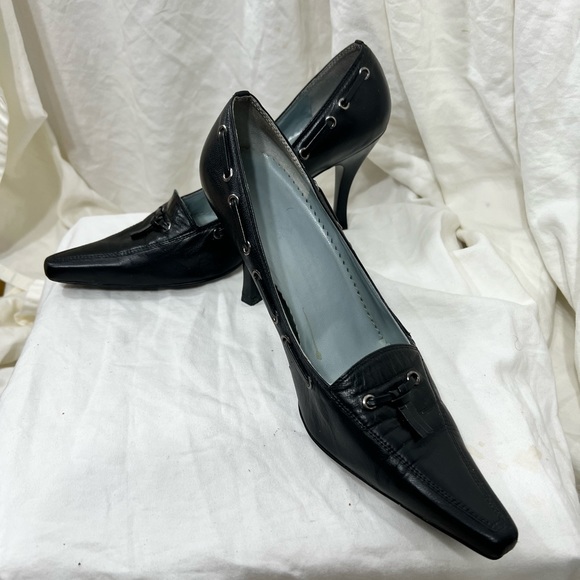BCBG 3 1/2β Inch Heels Genuine Leather Excellent Inside And Out. Very Stβ¦ - Picture 15 of 16
